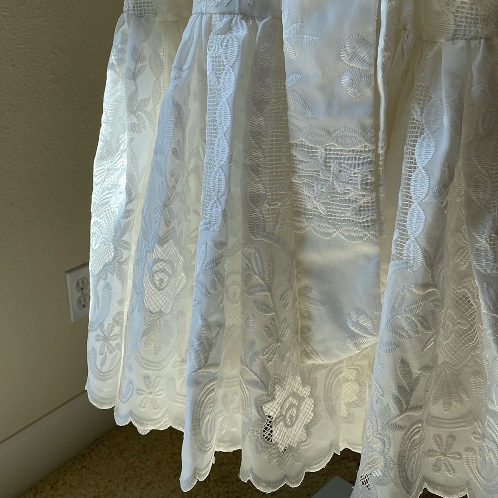 Badgley Mischka Collection stunning white floral lace wrap balloon sleeve dress - Picture 6 of 11